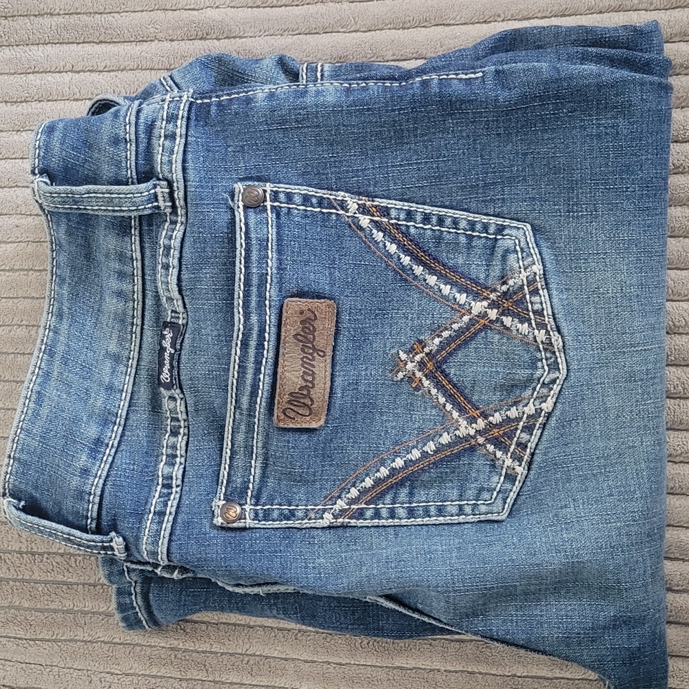 Wrangler Blue Boot Cut Jeans with Classic Stitching